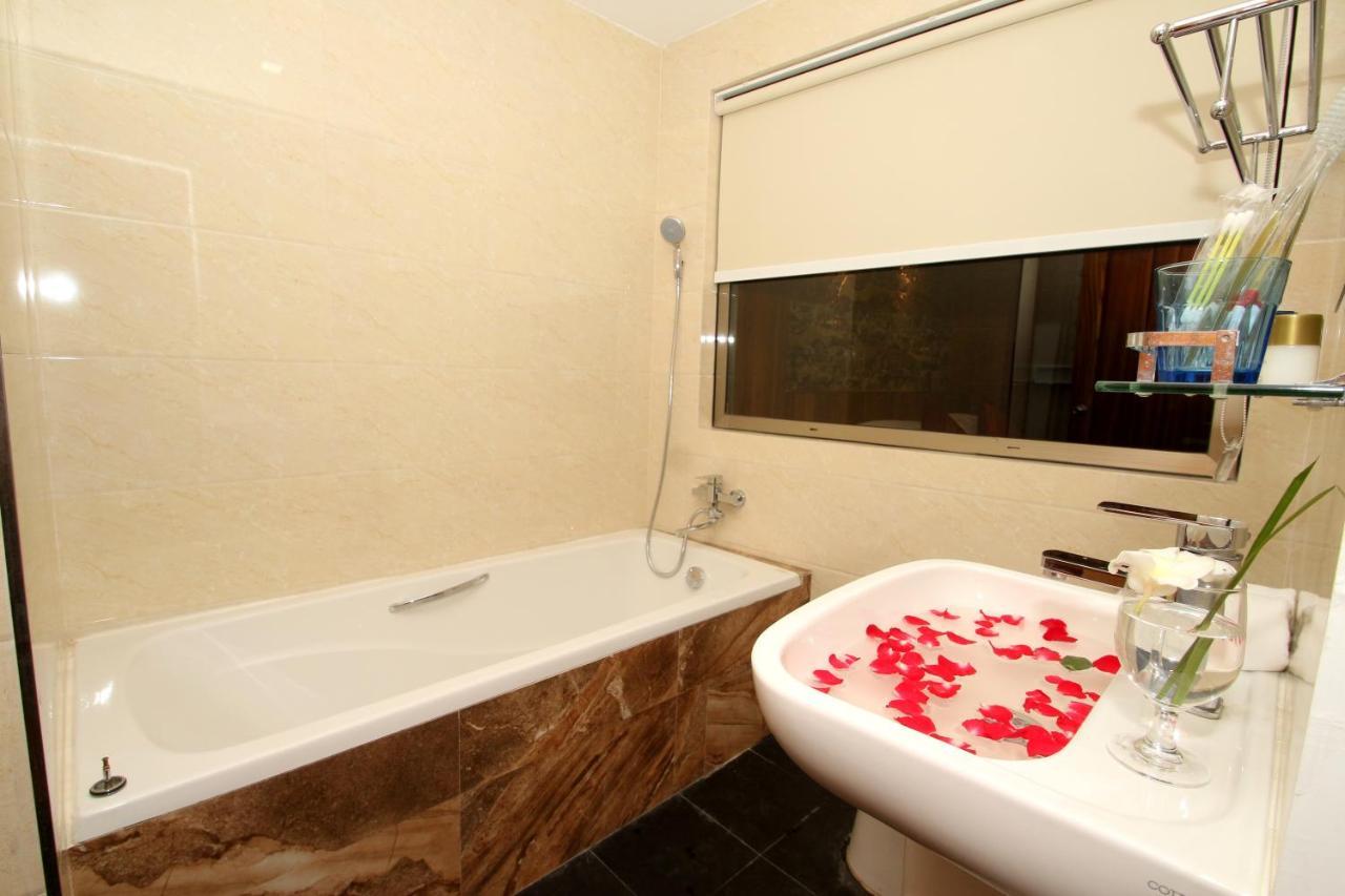 Gemsy Hotel Yangon Exterior foto